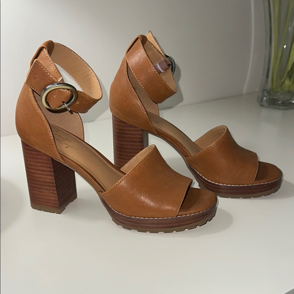 Women's Tan Block Heel Sandals